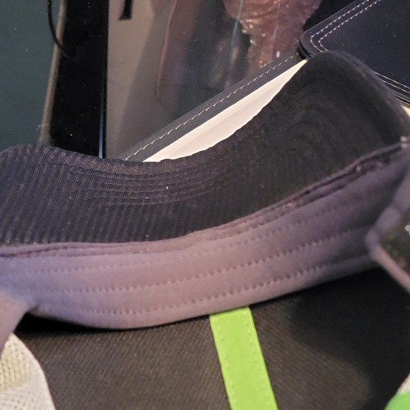 NikeGolf Hat OS Black & White w/ Lime Green Swoosh - Picture 6 of 6